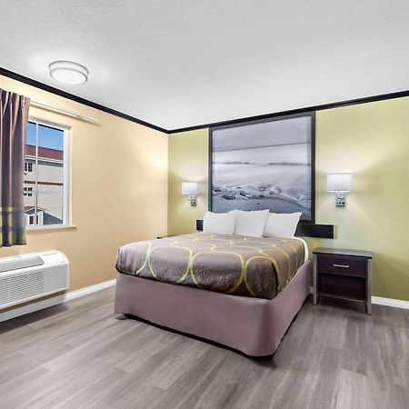 Super 8 By Wyndham Crescent City Exterior foto